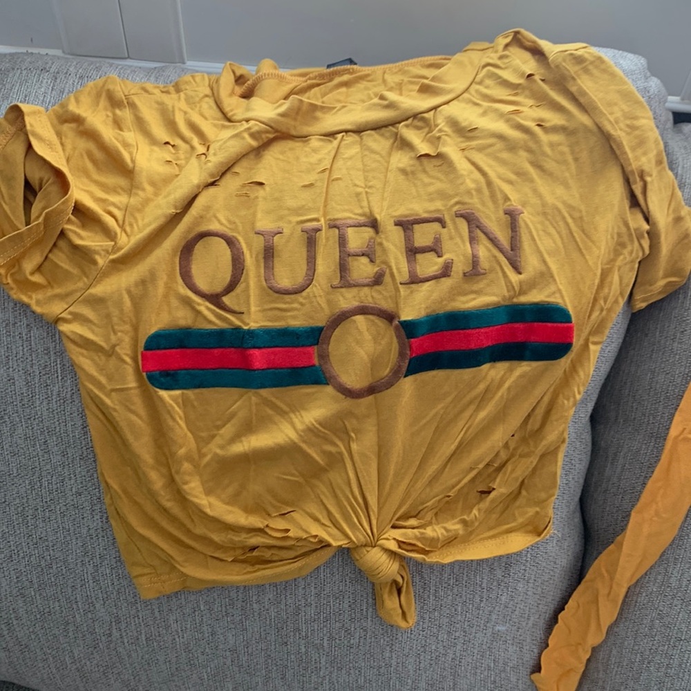 2 crop tops new never worn